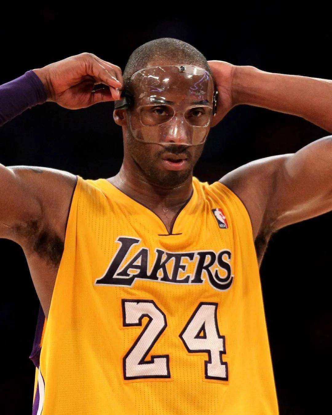 热火翻盘天津队，布克高光表现的简单介绍