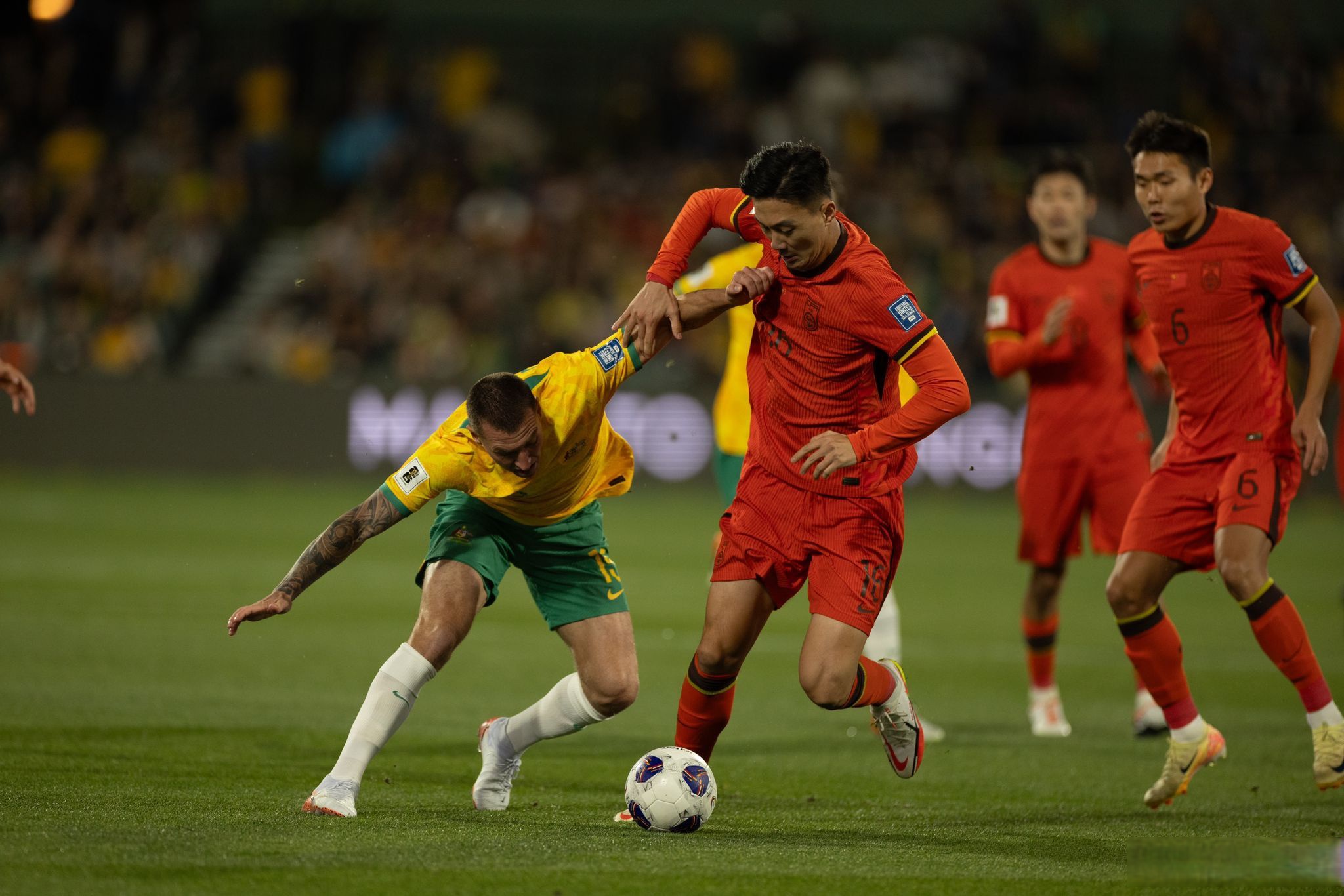 顶级足球比赛轮番上演,球队实力对决 顶级足球比赛轮番上演,球队实力对决