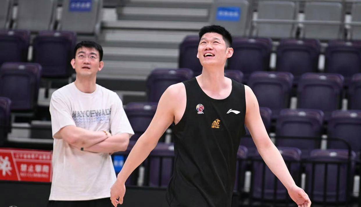 湖人轻取天津队，胡金秋状态火热