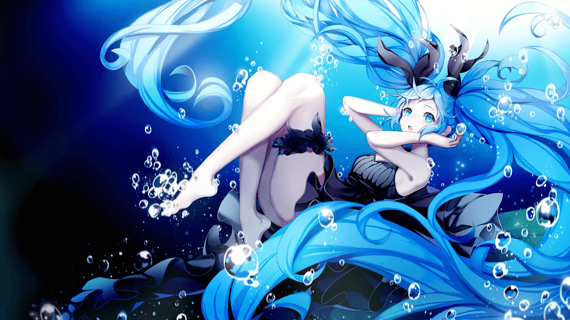 赛道与球场，当老鹰鏖战魔术，哈利伯顿在F1年度争冠中接管比赛